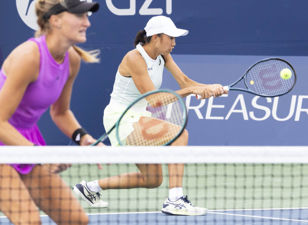 我们期待她 我们期待她