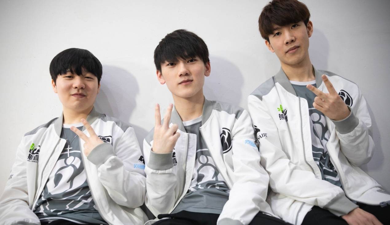 与其说是 与其说是